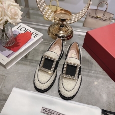 Roger Vivier flat shoes